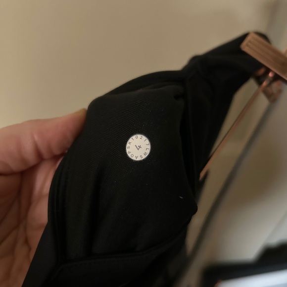 nwot Lululemon train times - Picture 4 of 4